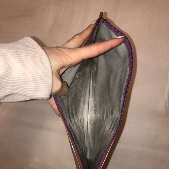 Authentic CHANEL CC Logo Patent Leather Perforated Large tote & Pouch 2Pc Set - Picture 9 of 17